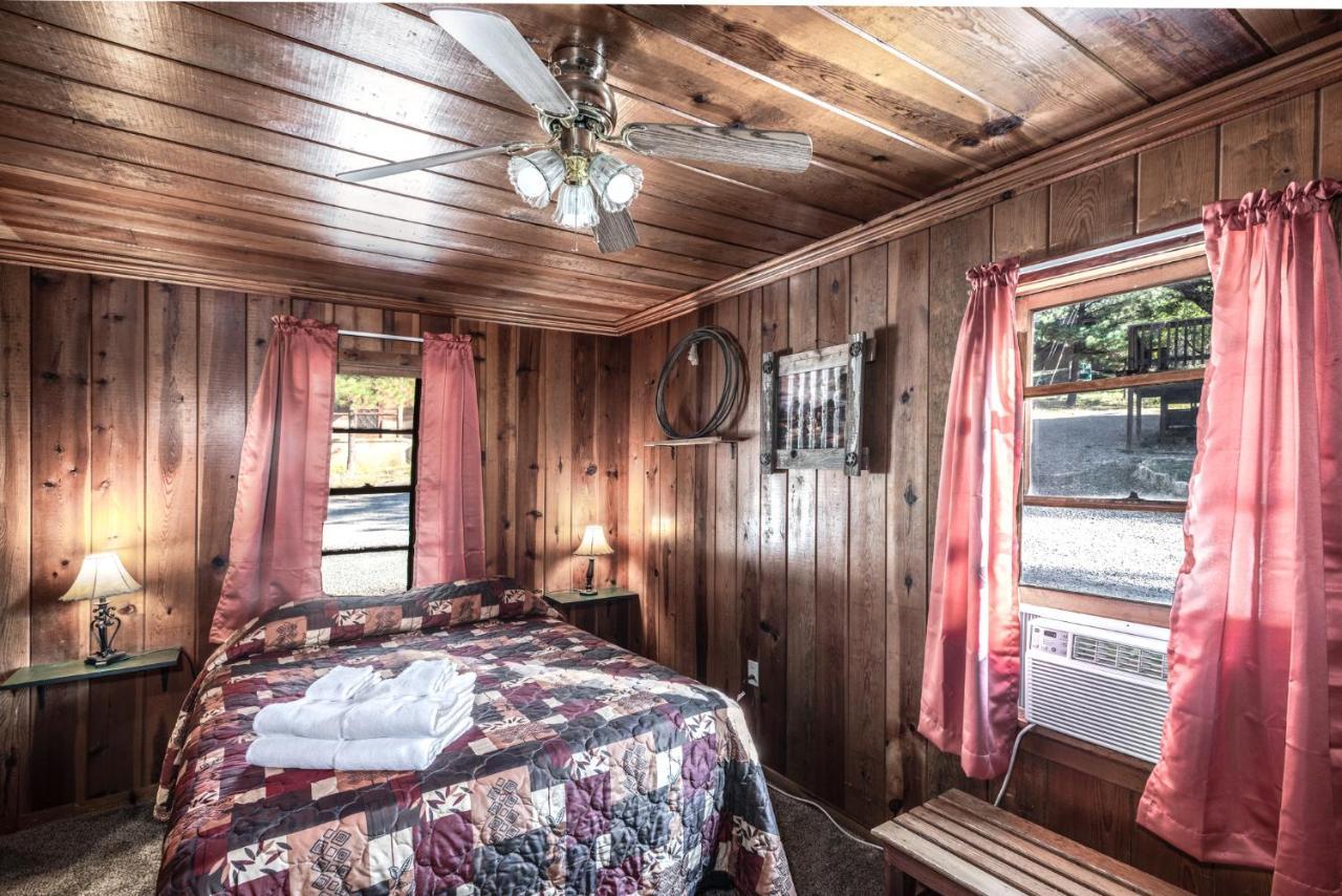 Apache Village 7, Queen Bed, Midtown, Sleeps 2 รุยโดโซ ภายนอก รูปภาพ